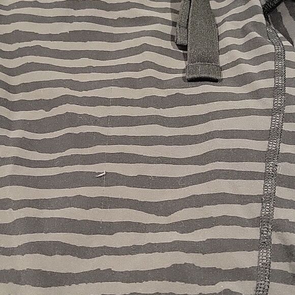 Lululemon T.H.E. Short 11” Linerless Black Gray Stripe Mens, Size L - Picture 5 of 12